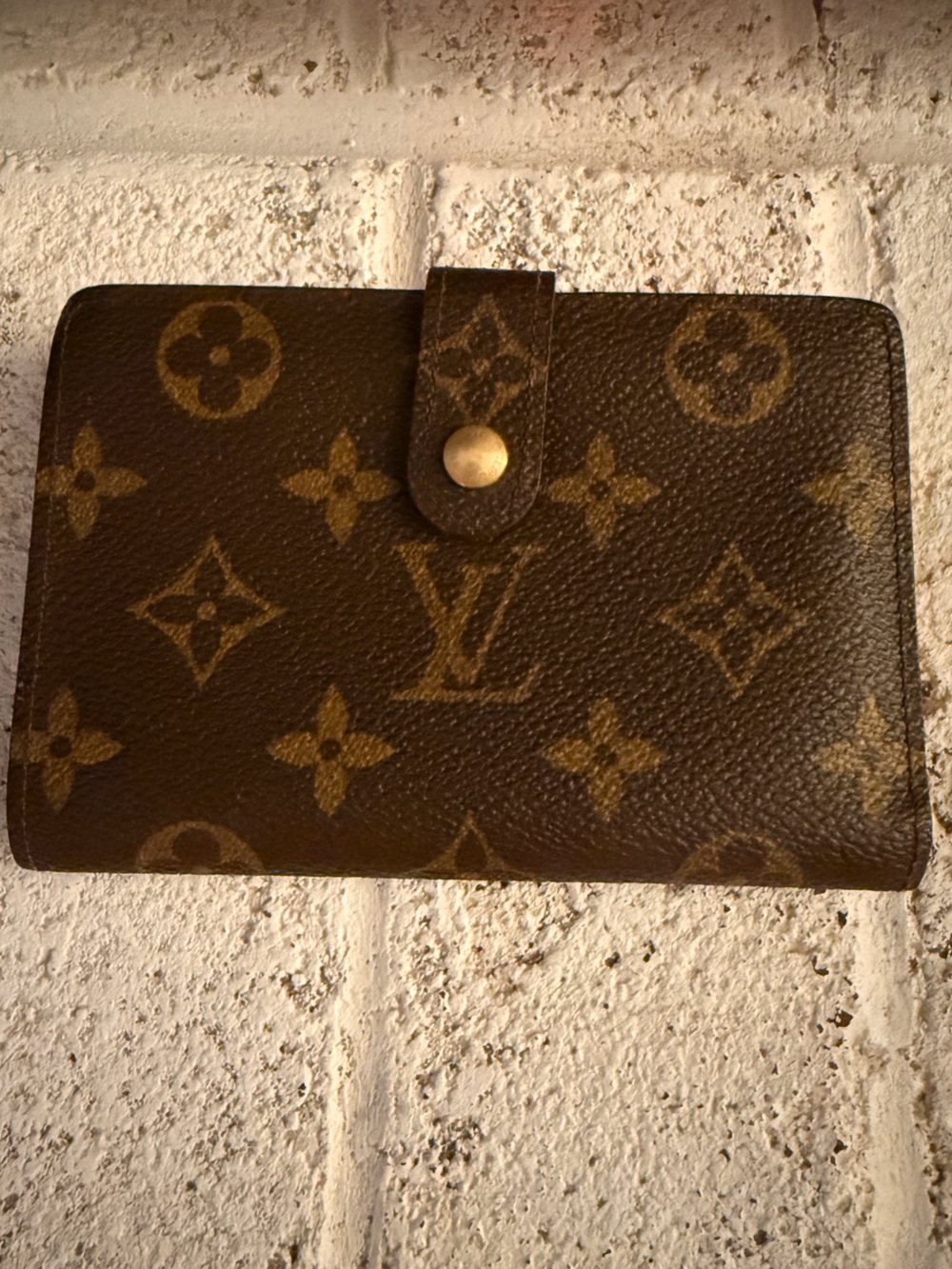 Louis Vuitton Monogram Kiss Lock Wallet